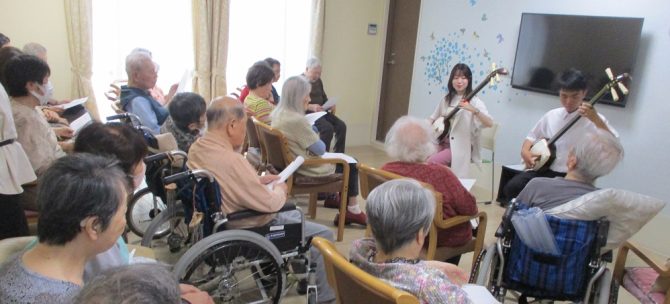 津軽三味線の演奏を聴く