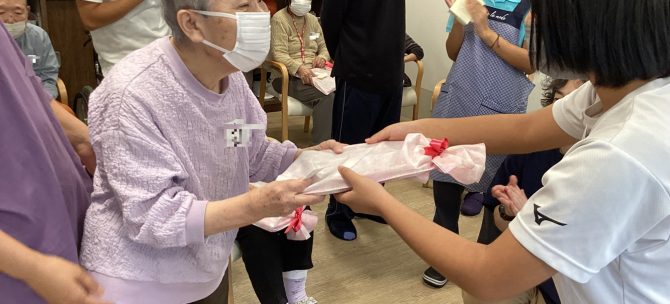 敬老レク（生徒コラボ！）